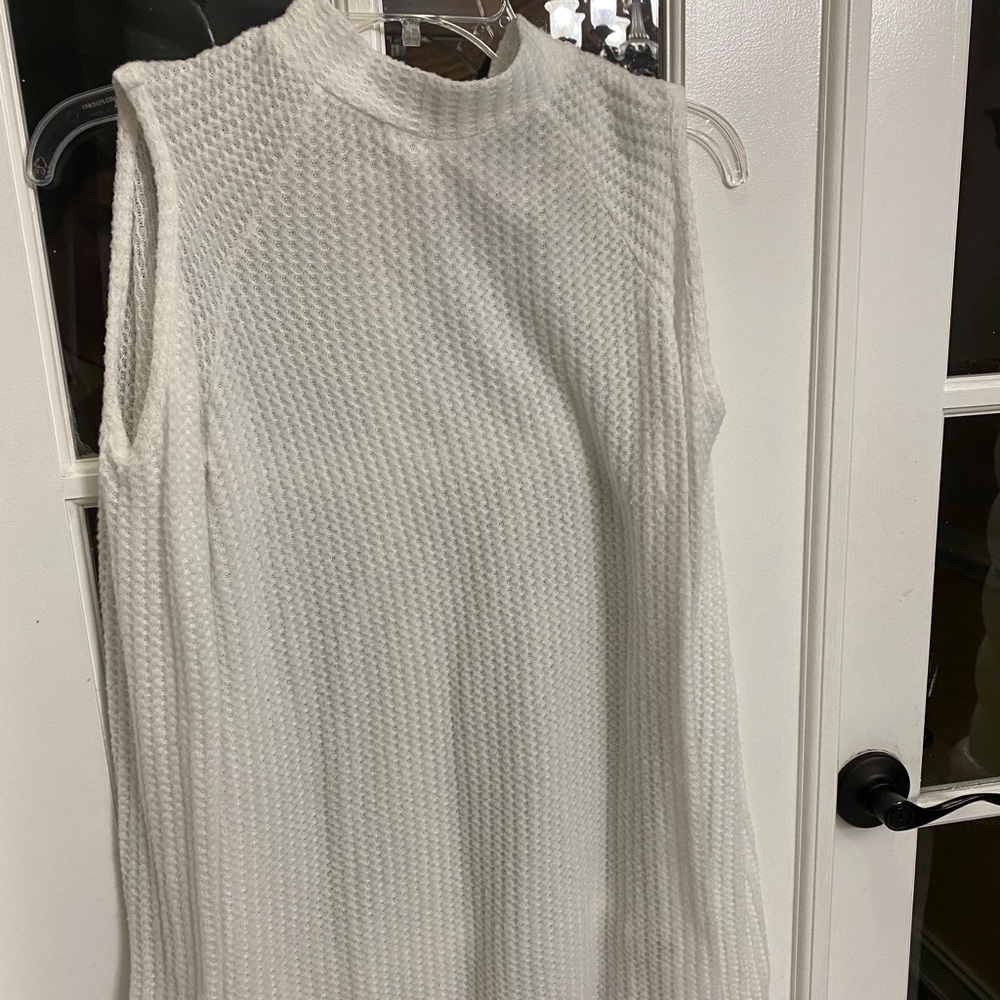 2 Long sleeve sweaters